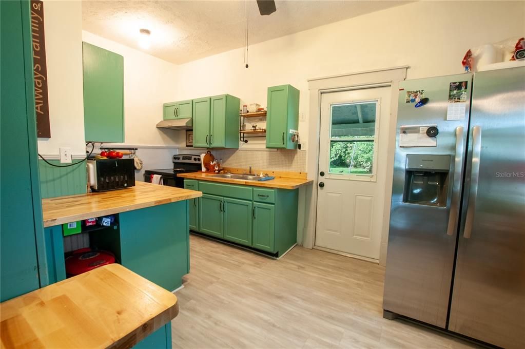 En Venta: $240,000 (5 camas, 2 baños, 1530 Pies cuadrados)