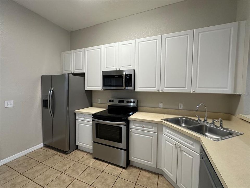 For Rent: $1,650 (2 beds, 2 baths, 960 Square Feet)