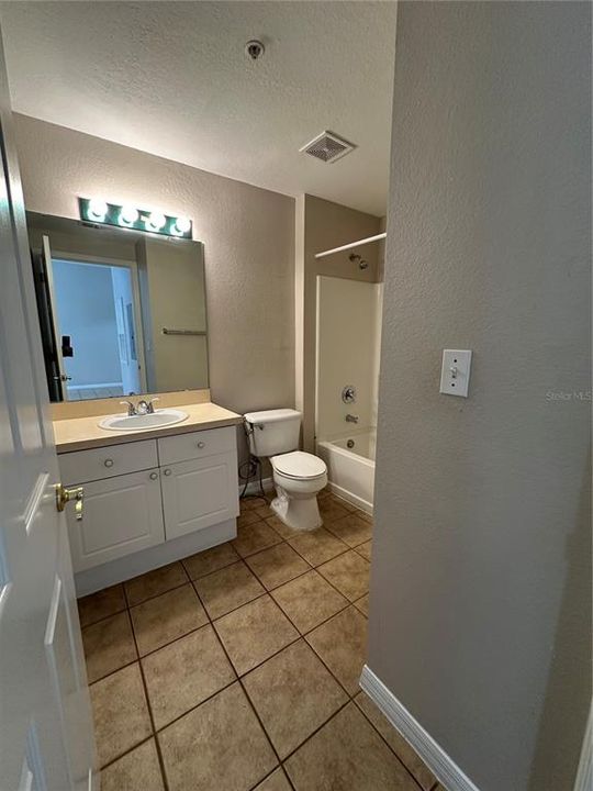 For Rent: $1,650 (2 beds, 2 baths, 960 Square Feet)