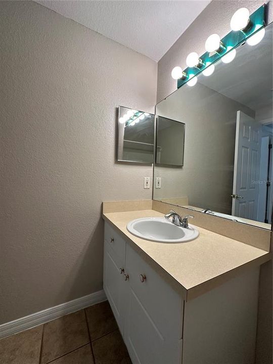 For Rent: $1,650 (2 beds, 2 baths, 960 Square Feet)