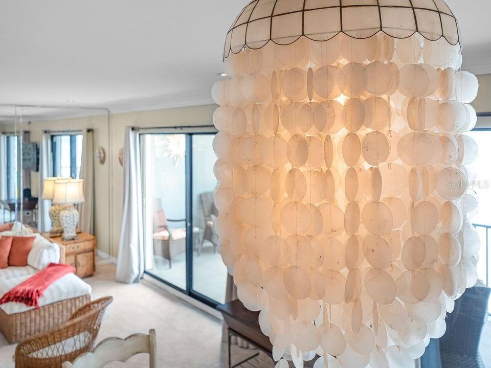 For Sale: $2,690,000 (3 beds, 2 baths, 1553 Square Feet)