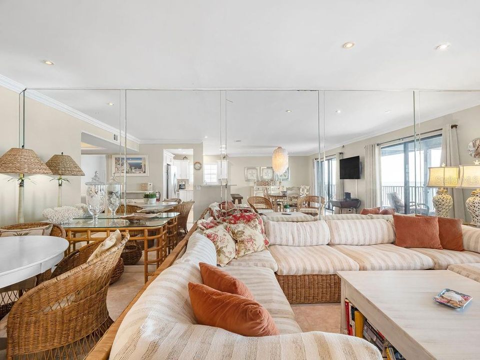 For Sale: $2,690,000 (3 beds, 2 baths, 1553 Square Feet)