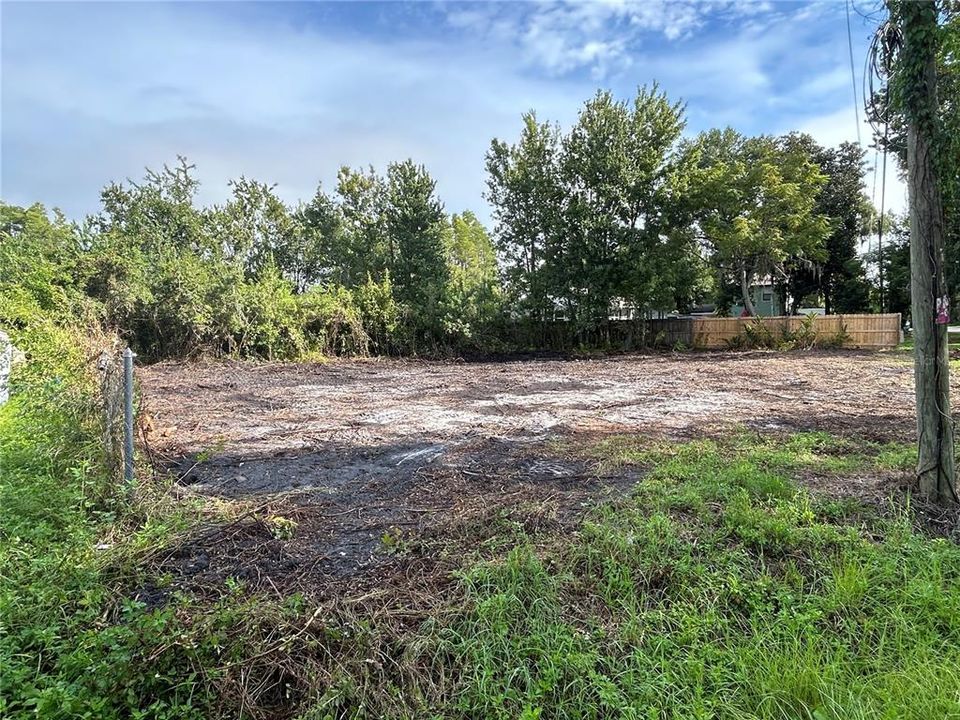 На продажу: $57,500 (0.44 acres)