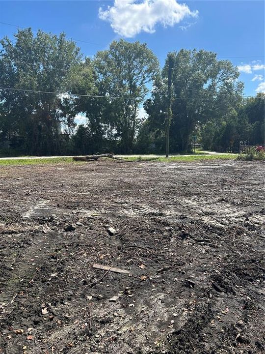 На продажу: $57,500 (0.44 acres)