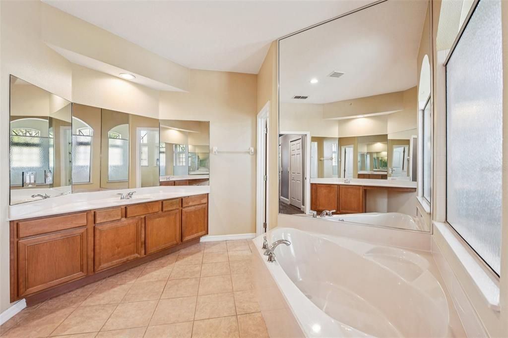 На продажу: $579,000 (4 спален, 3 ванн, 2950 Квадратных фут)