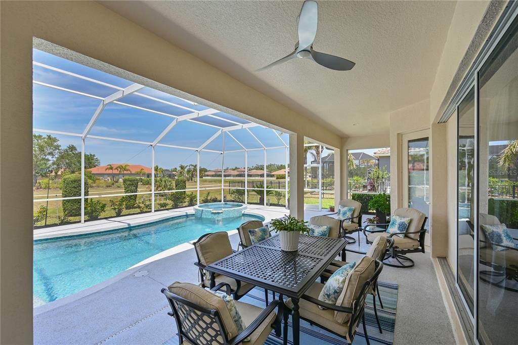 合同活跃: $749,900 (4 贝兹, 2 浴室, 2463 平方英尺)