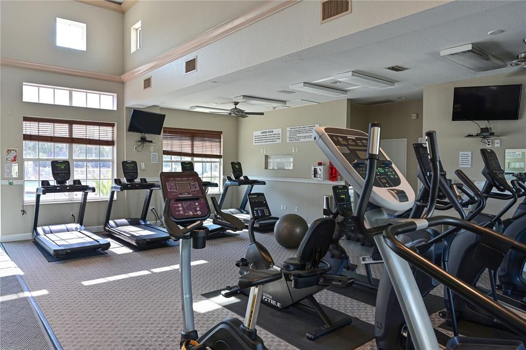 合同活跃: $749,900 (4 贝兹, 2 浴室, 2463 平方英尺)