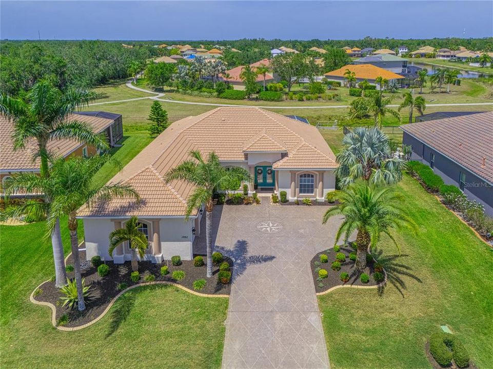 合同活跃: $749,900 (4 贝兹, 2 浴室, 2463 平方英尺)