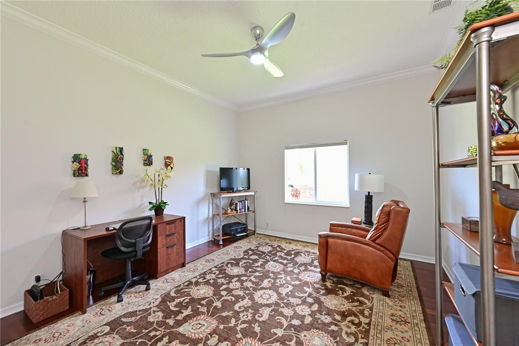 合同活跃: $749,900 (4 贝兹, 2 浴室, 2463 平方英尺)