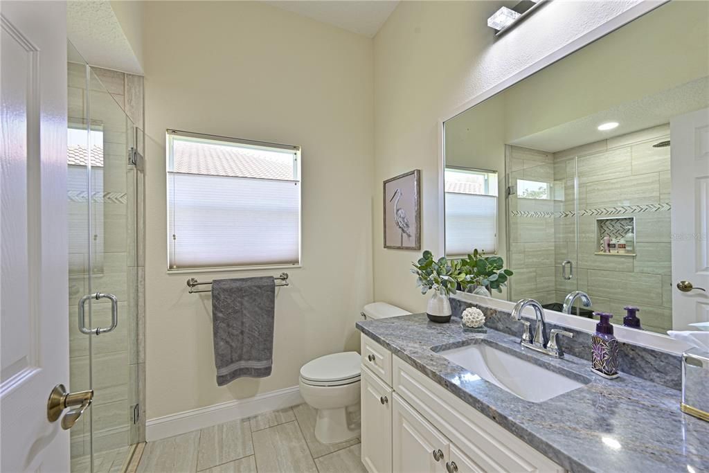 合同活跃: $749,900 (4 贝兹, 2 浴室, 2463 平方英尺)