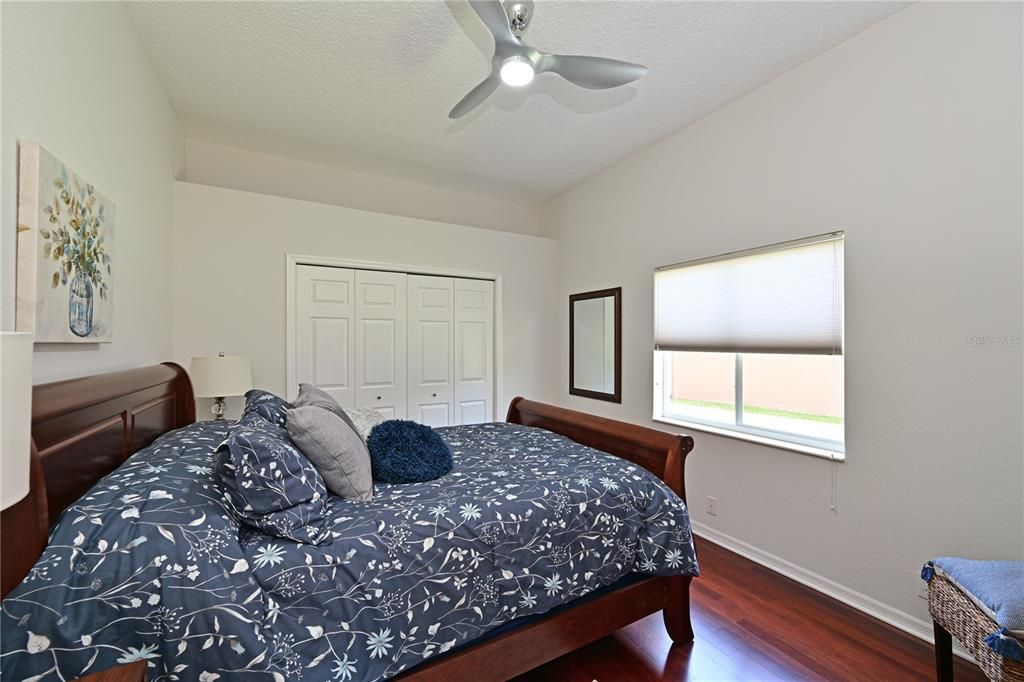 合同活跃: $749,900 (4 贝兹, 2 浴室, 2463 平方英尺)