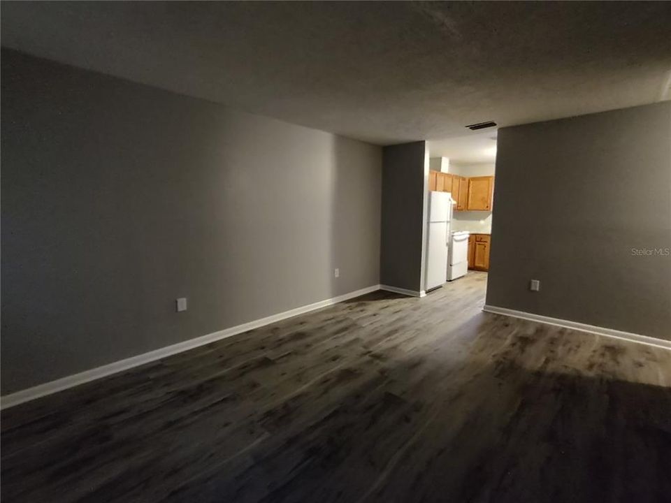 出租: $1,095 (2 贝兹, 1 浴室, 751 平方英尺)