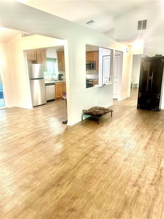 待售: $235,000 (3 贝兹, 2 浴室, 1498 平方英尺)