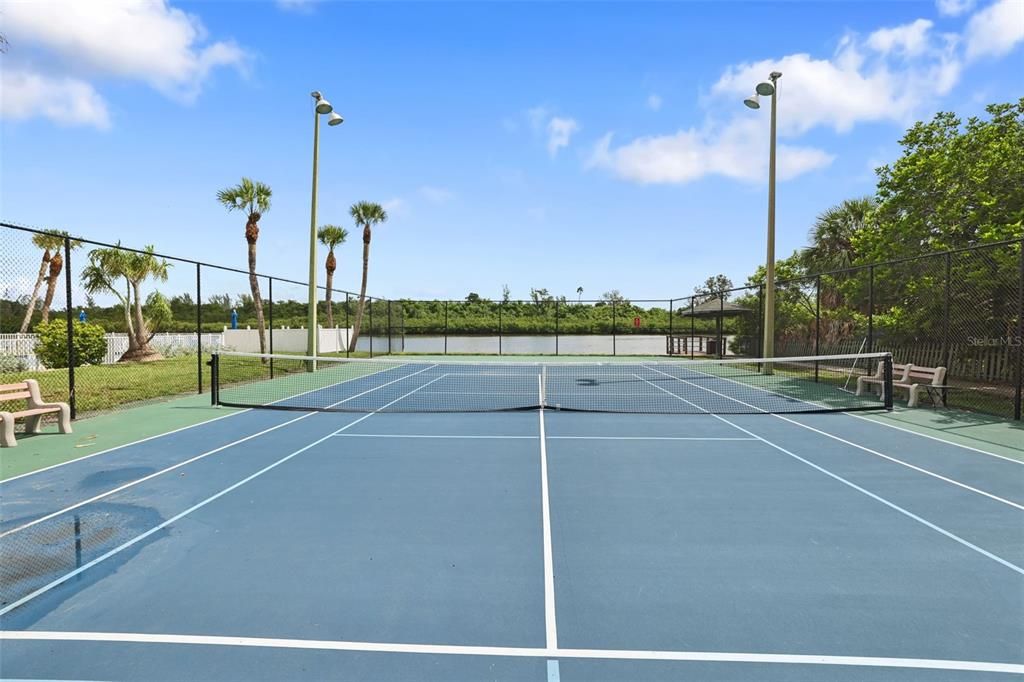 待售: $749,999 (2 贝兹, 2 浴室, 1025 平方英尺)