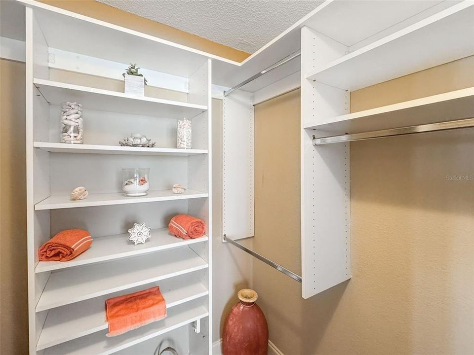 待售: $749,999 (2 贝兹, 2 浴室, 1025 平方英尺)