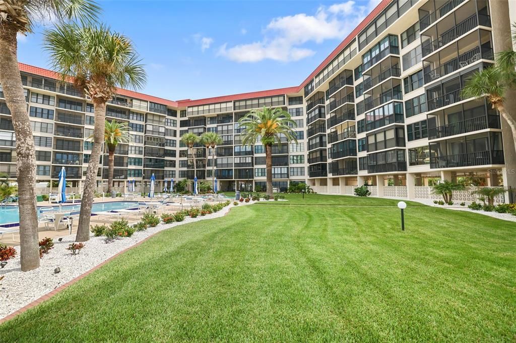 待售: $749,999 (2 贝兹, 2 浴室, 1025 平方英尺)