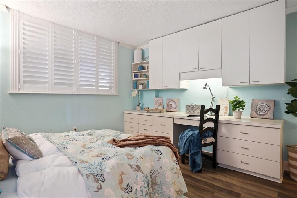 待售: $749,999 (2 贝兹, 2 浴室, 1025 平方英尺)