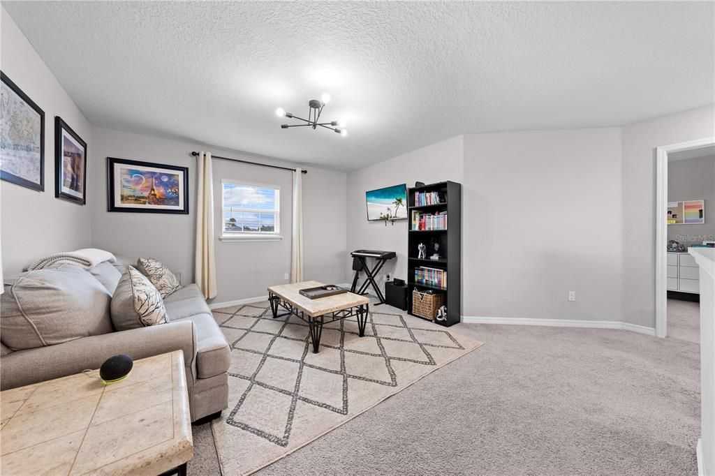 Под контрактом: $529,999 (5 спален, 4 ванн, 3137 Квадратных фут)