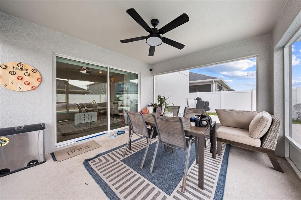 Под контрактом: $529,999 (5 спален, 4 ванн, 3137 Квадратных фут)