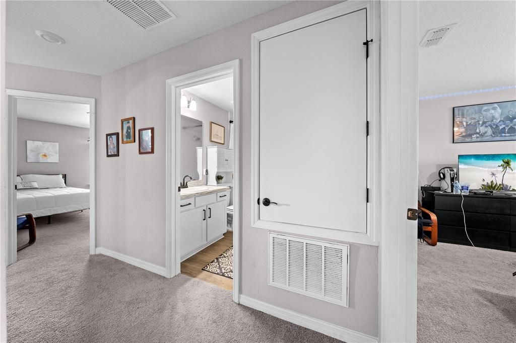 Под контрактом: $529,999 (5 спален, 4 ванн, 3137 Квадратных фут)