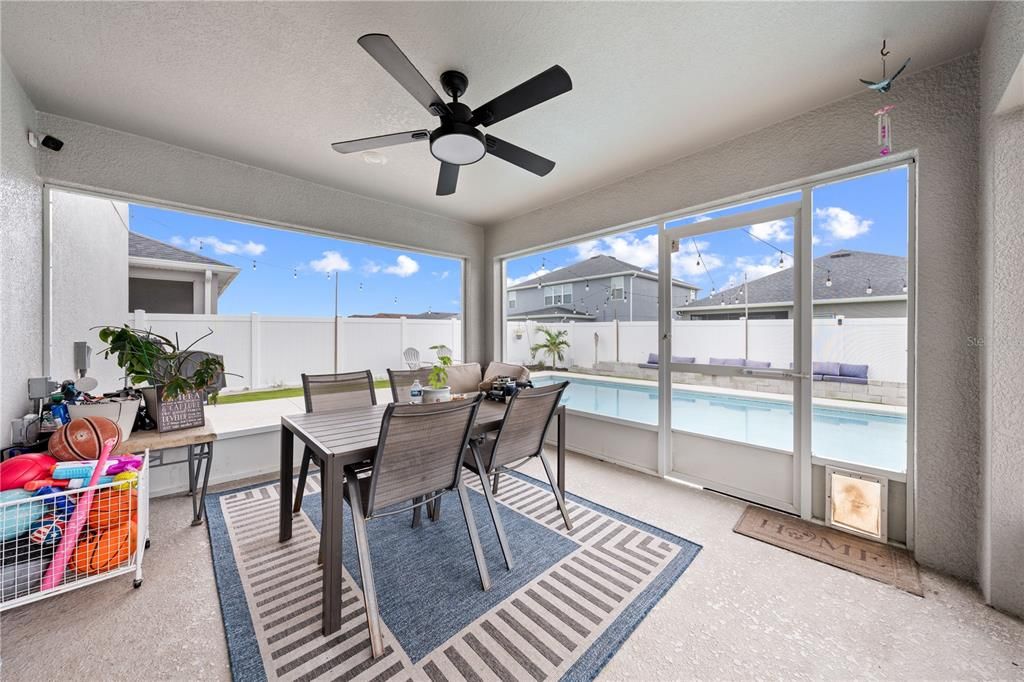 Под контрактом: $529,999 (5 спален, 4 ванн, 3137 Квадратных фут)