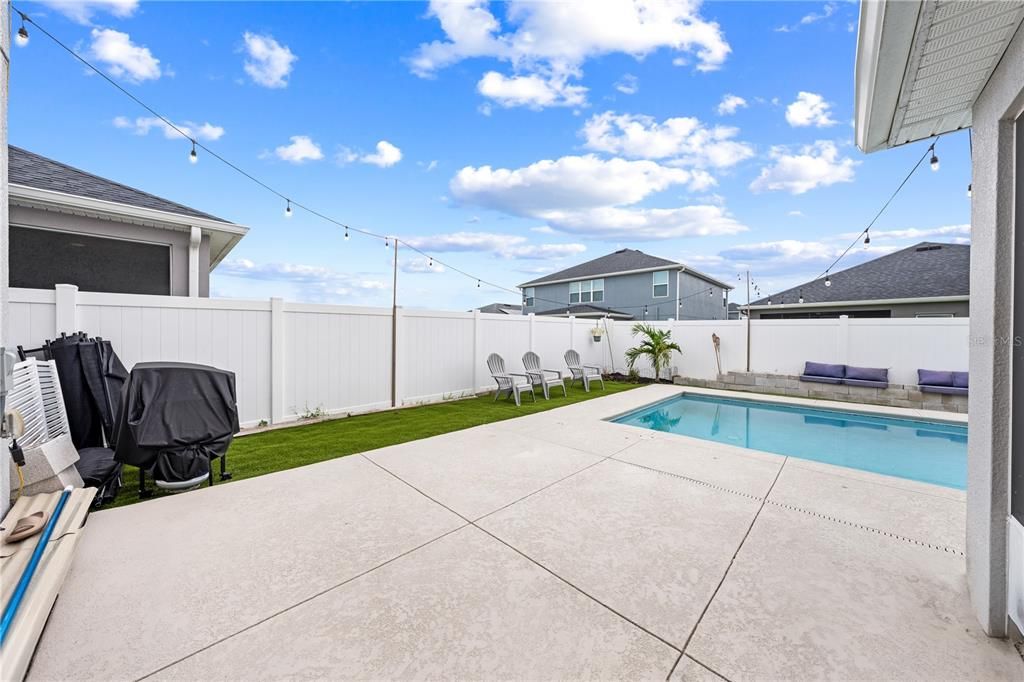 Под контрактом: $529,999 (5 спален, 4 ванн, 3137 Квадратных фут)