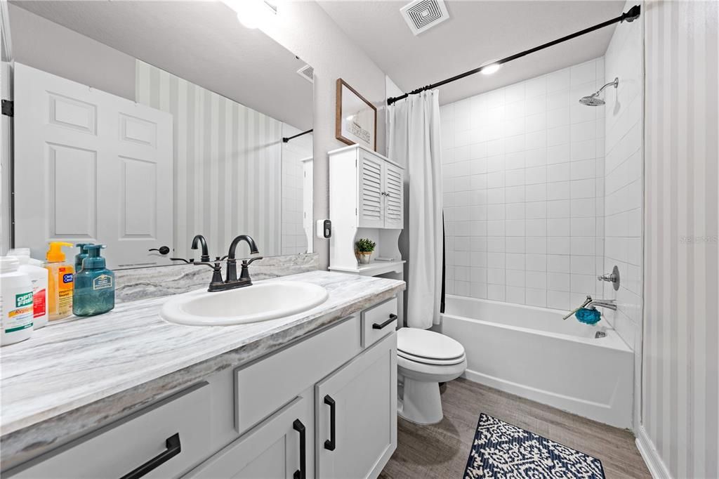 Под контрактом: $529,999 (5 спален, 4 ванн, 3137 Квадратных фут)