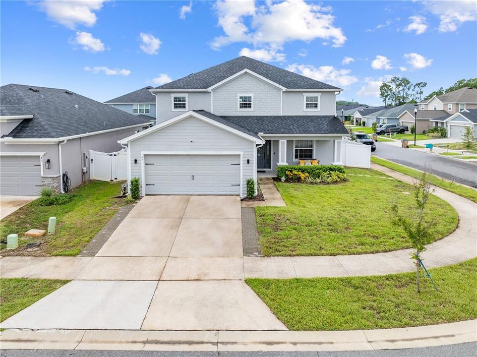 Под контрактом: $529,999 (5 спален, 4 ванн, 3137 Квадратных фут)