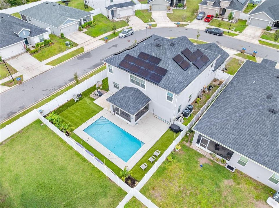 Под контрактом: $529,999 (5 спален, 4 ванн, 3137 Квадратных фут)