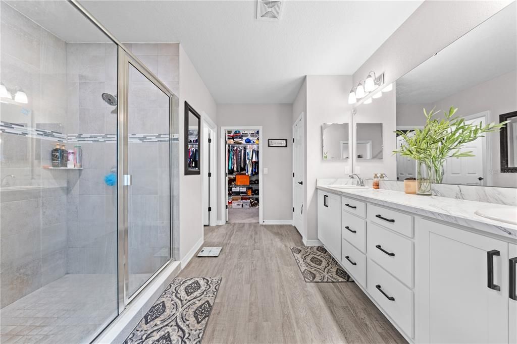 Под контрактом: $529,999 (5 спален, 4 ванн, 3137 Квадратных фут)