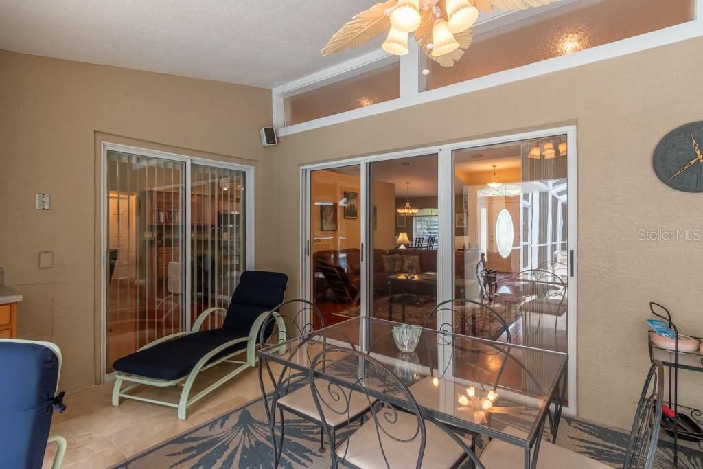 En Venta: $549,000 (4 camas, 2 baños, 2473 Pies cuadrados)