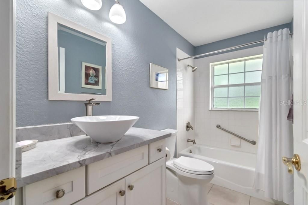 En Venta: $549,000 (4 camas, 2 baños, 2473 Pies cuadrados)