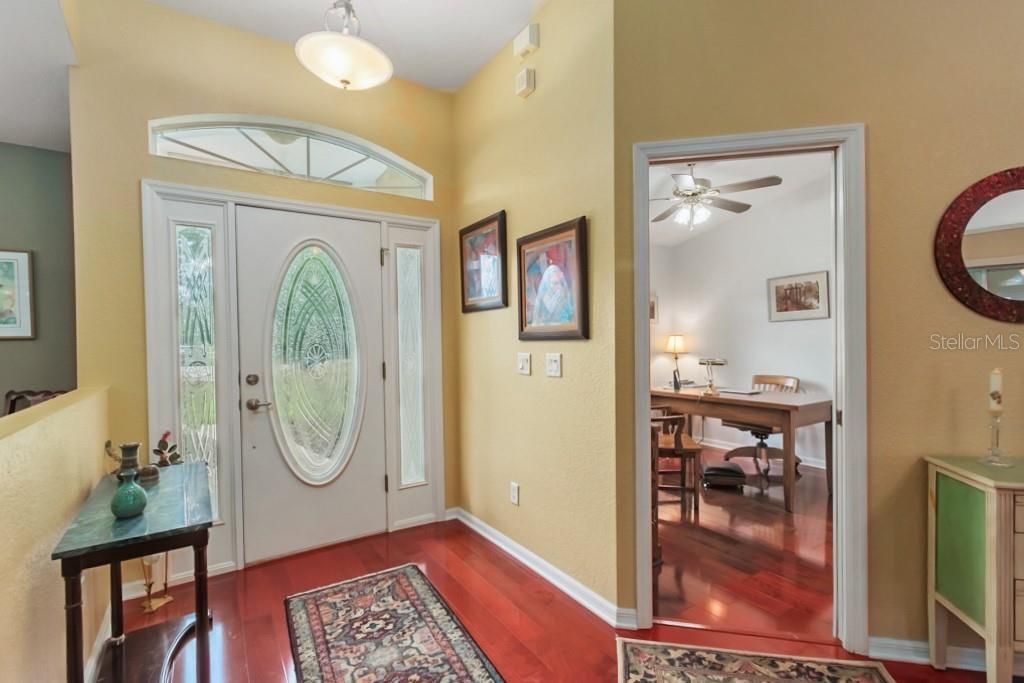 En Venta: $549,000 (4 camas, 2 baños, 2473 Pies cuadrados)