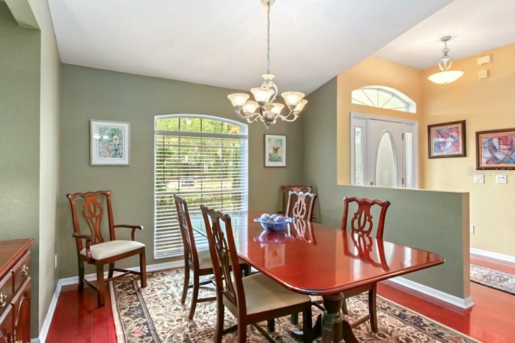 En Venta: $549,000 (4 camas, 2 baños, 2473 Pies cuadrados)