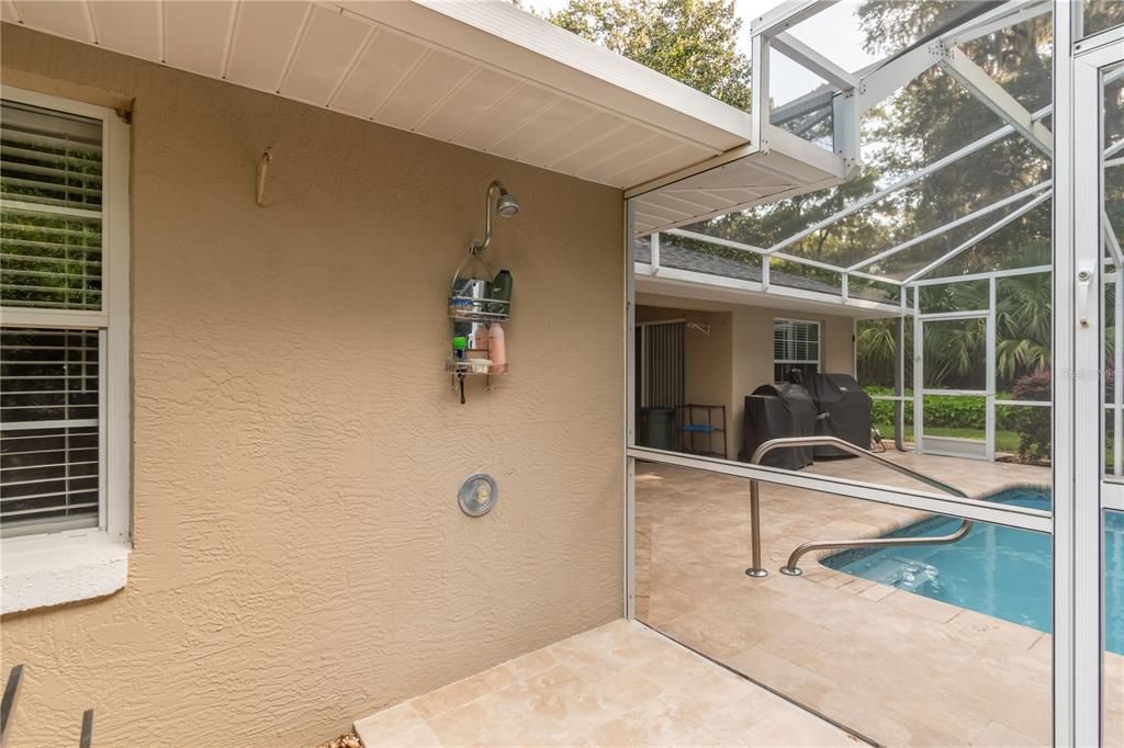 En Venta: $549,000 (4 camas, 2 baños, 2473 Pies cuadrados)