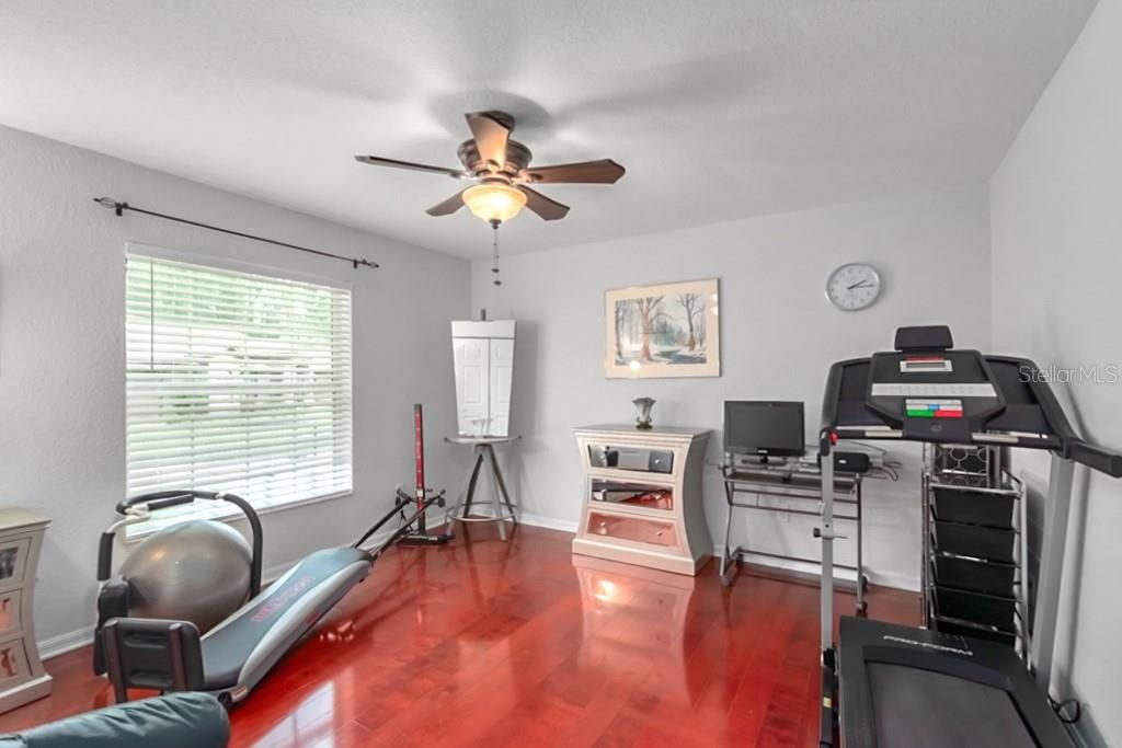 En Venta: $549,000 (4 camas, 2 baños, 2473 Pies cuadrados)