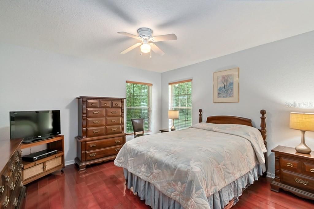 En Venta: $549,000 (4 camas, 2 baños, 2473 Pies cuadrados)