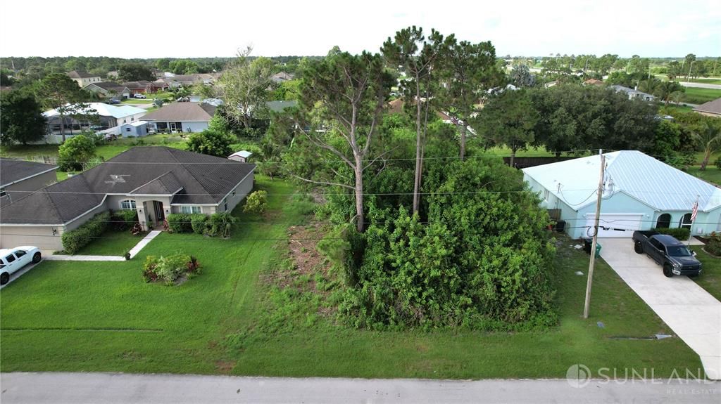 На продажу: $190,000 (0.23 acres)