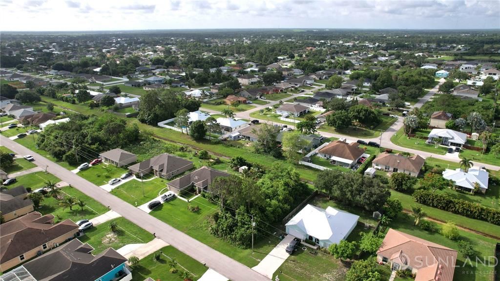 На продажу: $190,000 (0.23 acres)