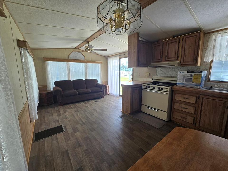 For Sale: $29,900 (1 beds, 1 baths, 450 Square Feet)