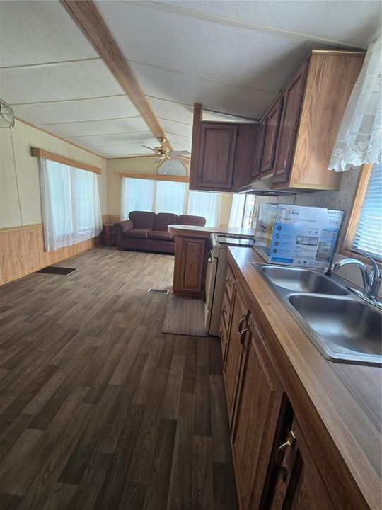 For Sale: $29,900 (1 beds, 1 baths, 450 Square Feet)