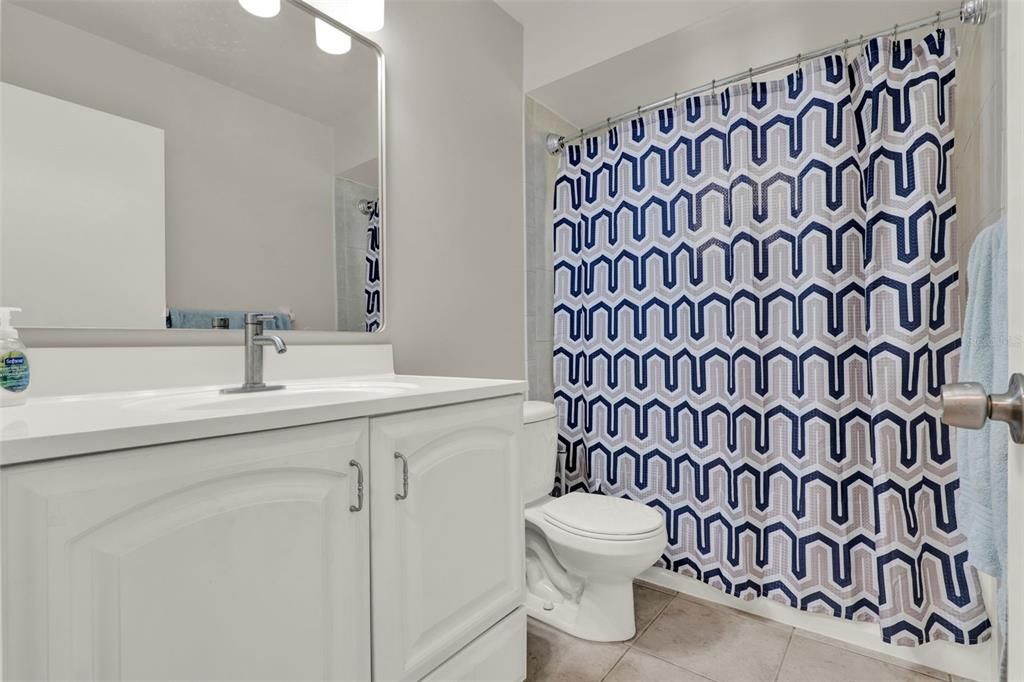 待售: $575,000 (6 贝兹, 0 浴室, 1123 平方英尺)