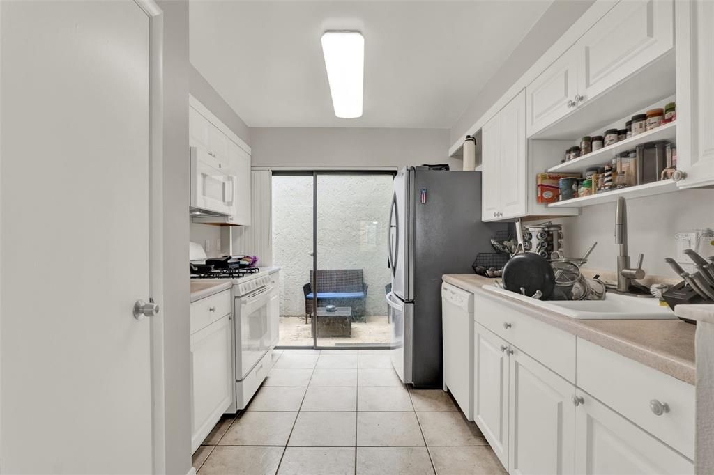 待售: $575,000 (6 贝兹, 0 浴室, 1123 平方英尺)