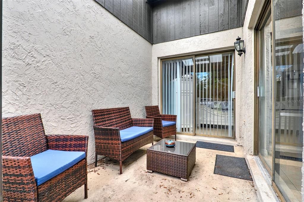 待售: $575,000 (6 贝兹, 0 浴室, 1123 平方英尺)