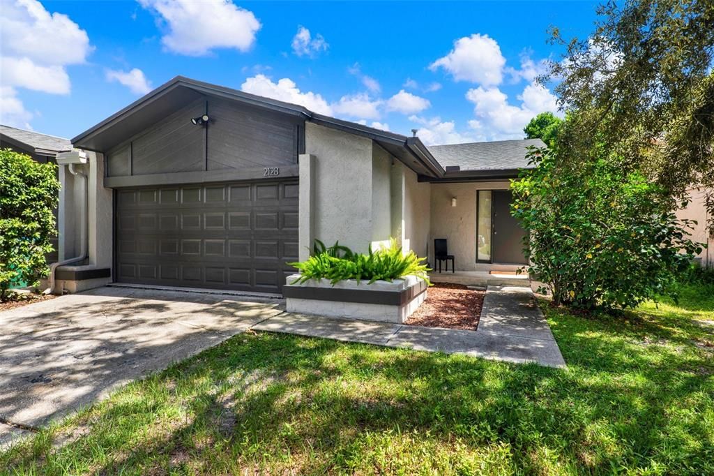 待售: $575,000 (6 贝兹, 0 浴室, 1123 平方英尺)