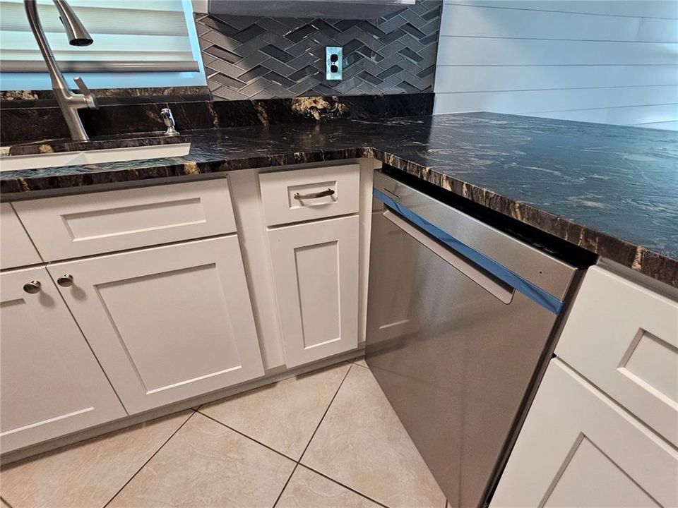 В аренду: $2,900 (3 спален, 2 ванн, 1702 Квадратных фут)