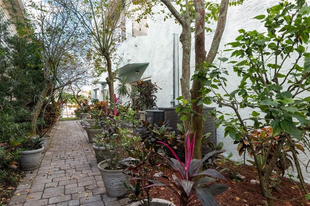 待售: $795,000 (5 贝兹, 3 浴室, 2940 平方英尺)