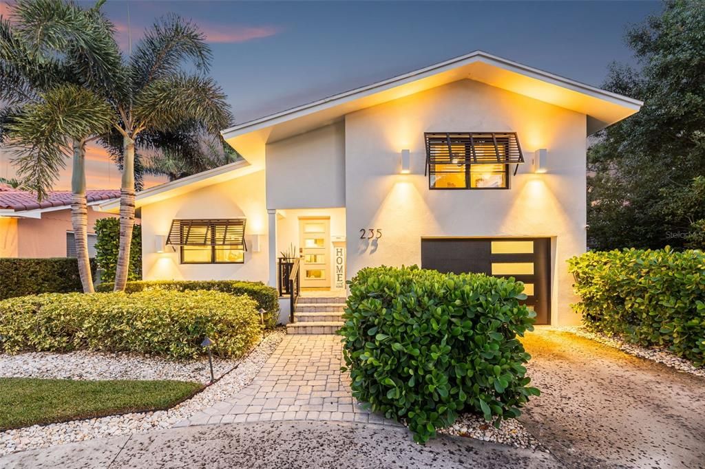 Recently Rented: $6,000 (3 beds, 2 baths, 1730 Square Feet)