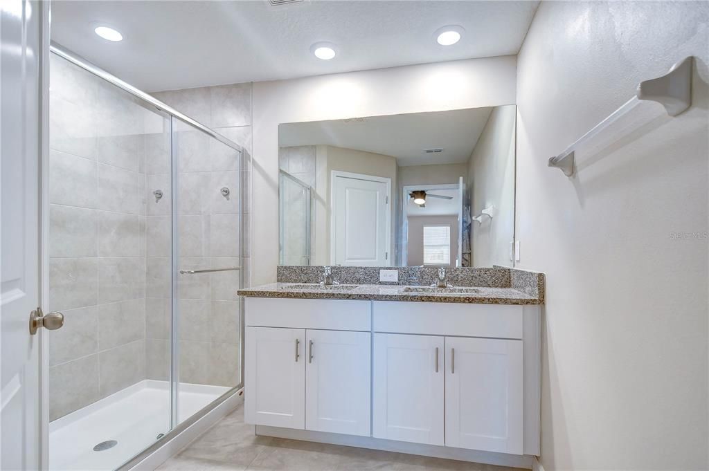 For Rent: $2,795 (3 beds, 3 baths, 1940 Square Feet)