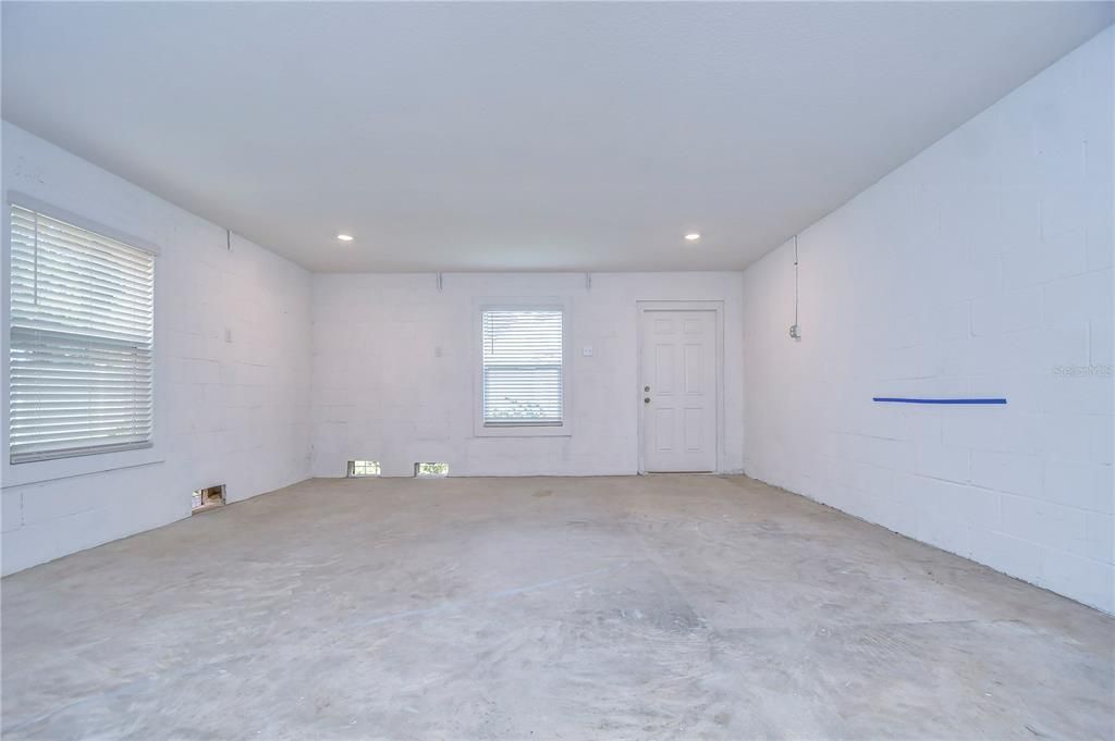 For Rent: $2,795 (3 beds, 3 baths, 1940 Square Feet)